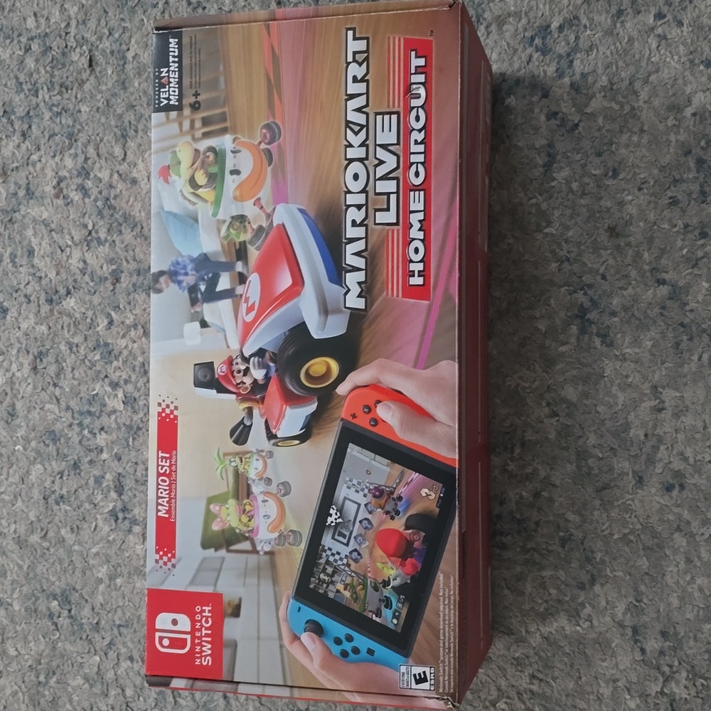 Nintendo Switch Family Bundle - Picture 16 of 16